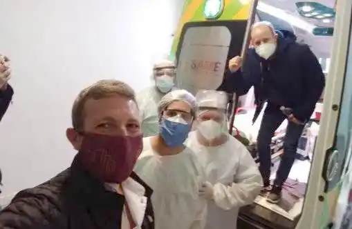 Alta hospitalaria para Martín Insaurralde: Qué dijo al salir de la internación y volver a su casa