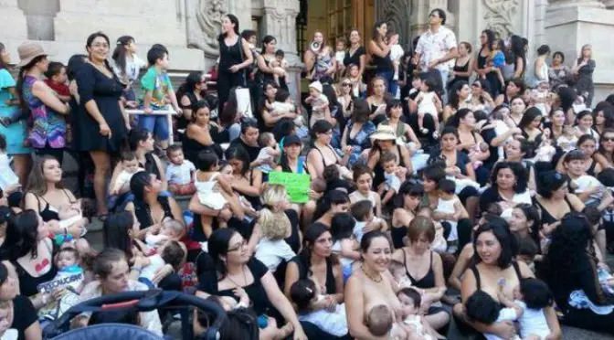 Tetazo: "Vamos todas juntas a dar la teta en público"