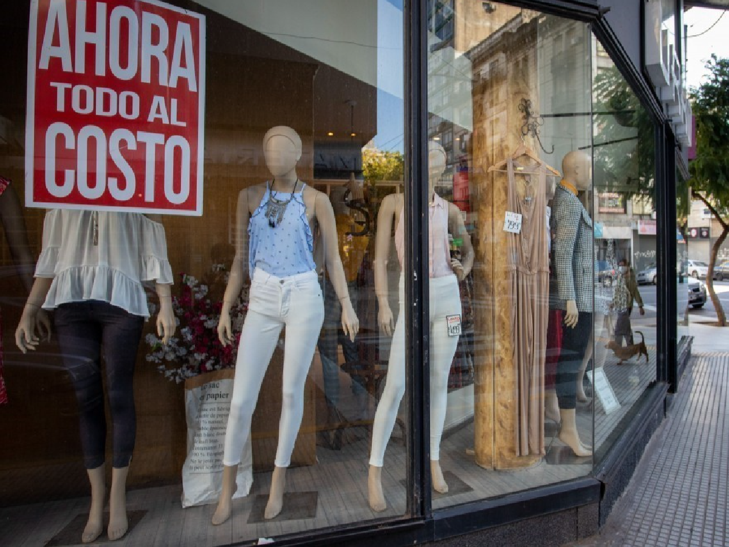 Impulsadas por la temporada turística las ventas minoristas subieron 17,5% anual en enero