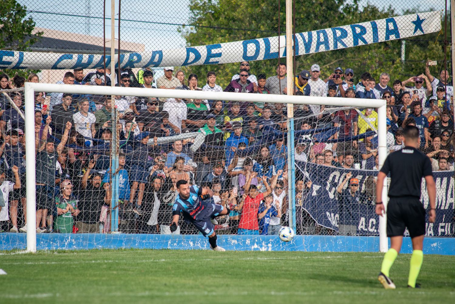 FOTO ANDRÉS AROUXET Casas ataja el penal rematado por Tarasco.