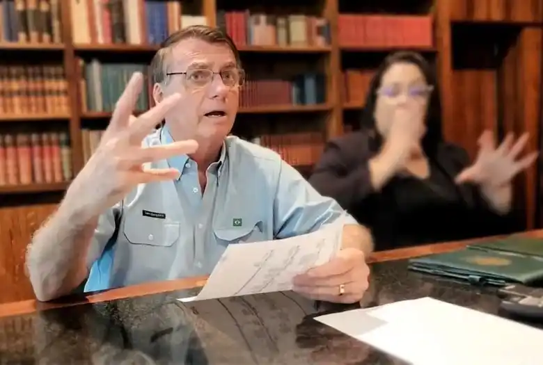 Bolsonaro dejó el país y llamó a hacer oposición “inteligente”