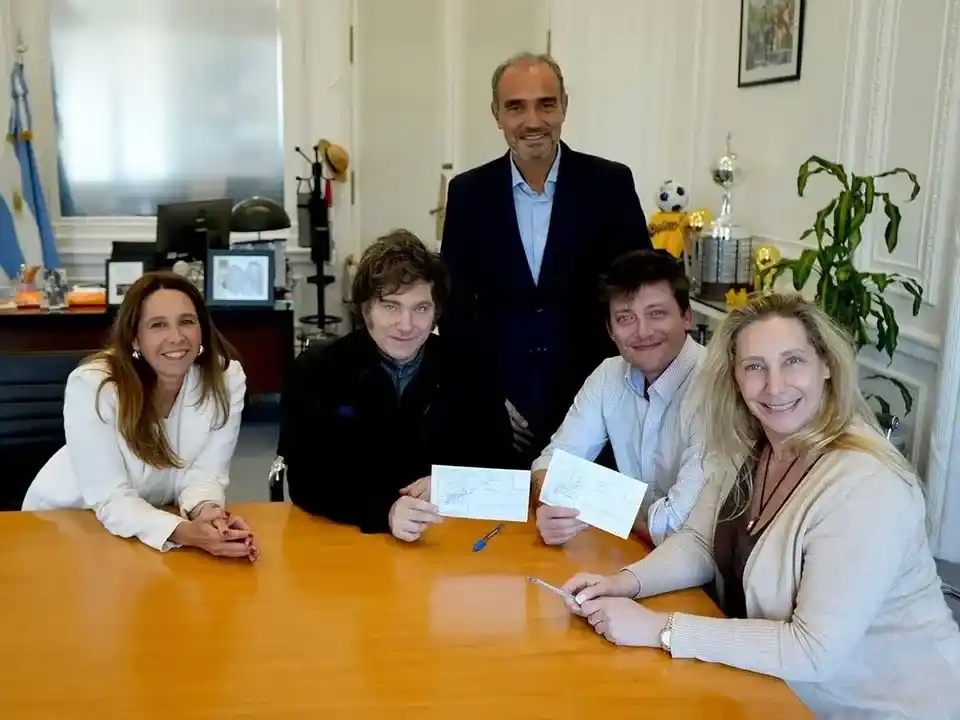 Parte de la mesa política del Gobierno.