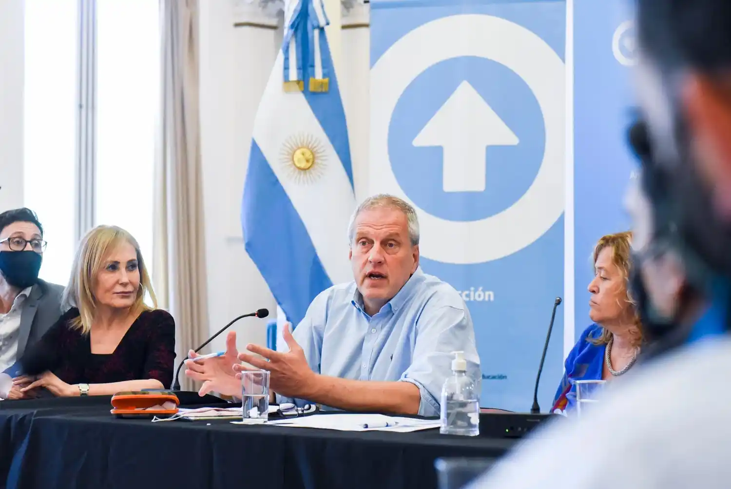 Docentes enojados intiman a las autoridades por el “pase sanitario”