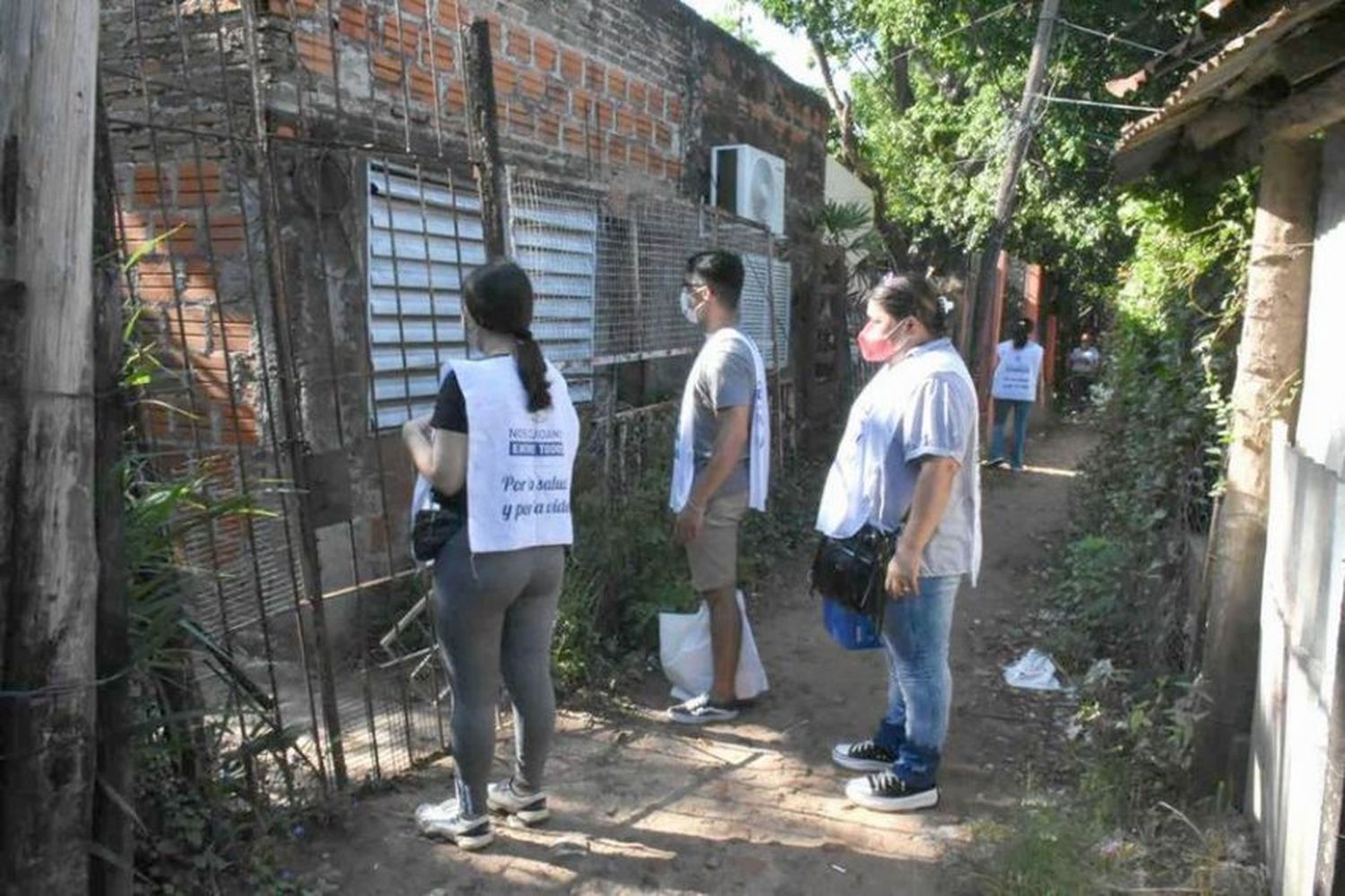 Con resultados positivos concluyó la semana de vacunación Covid casa por casa en la capital