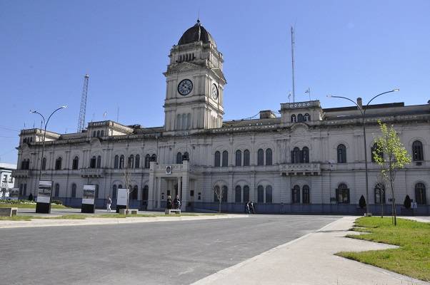 Dieron a conocer el cronograma de pagos para empleados de la Provincia