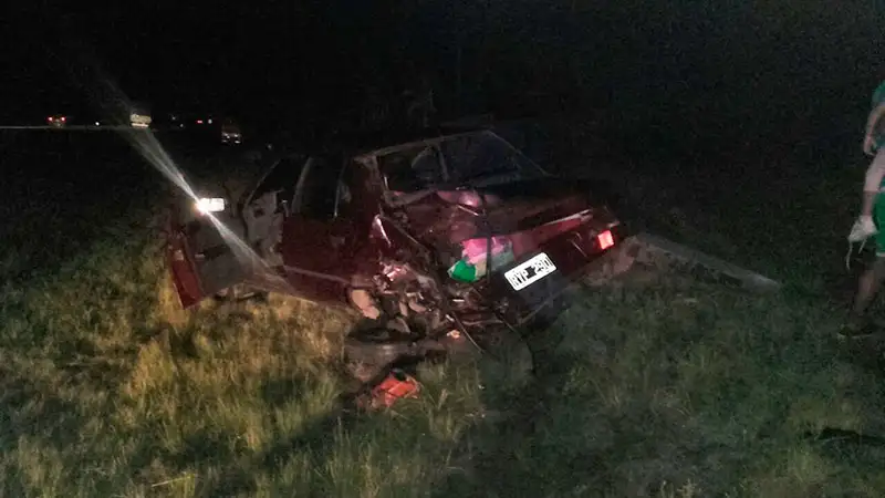 Un camión impactó contra la parte trasera de un auto en la Autovía 14