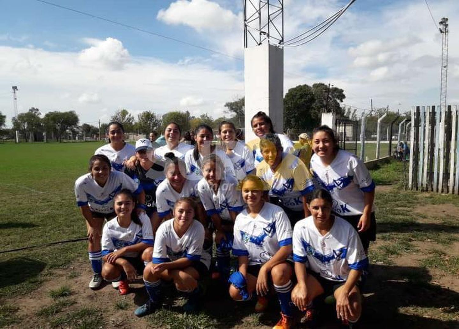 Arrancó el primer campeonato oficial de fútbol femenino