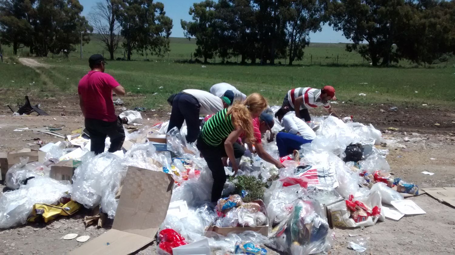 Recuperadores urbanos del relleno sanitario en situación crítica