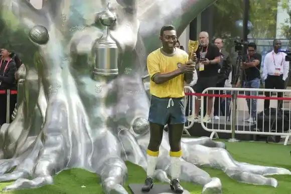Emotivo homenaje de la CONMEBOL a Pelé 