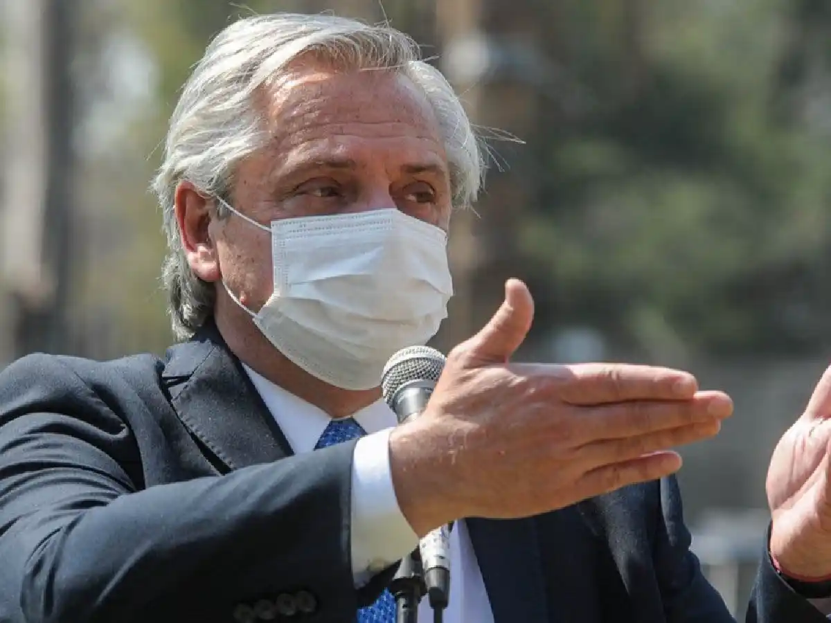 Alberto Fernández anunció que el personal de salud cobrará un bono de $6.500 por tres meses