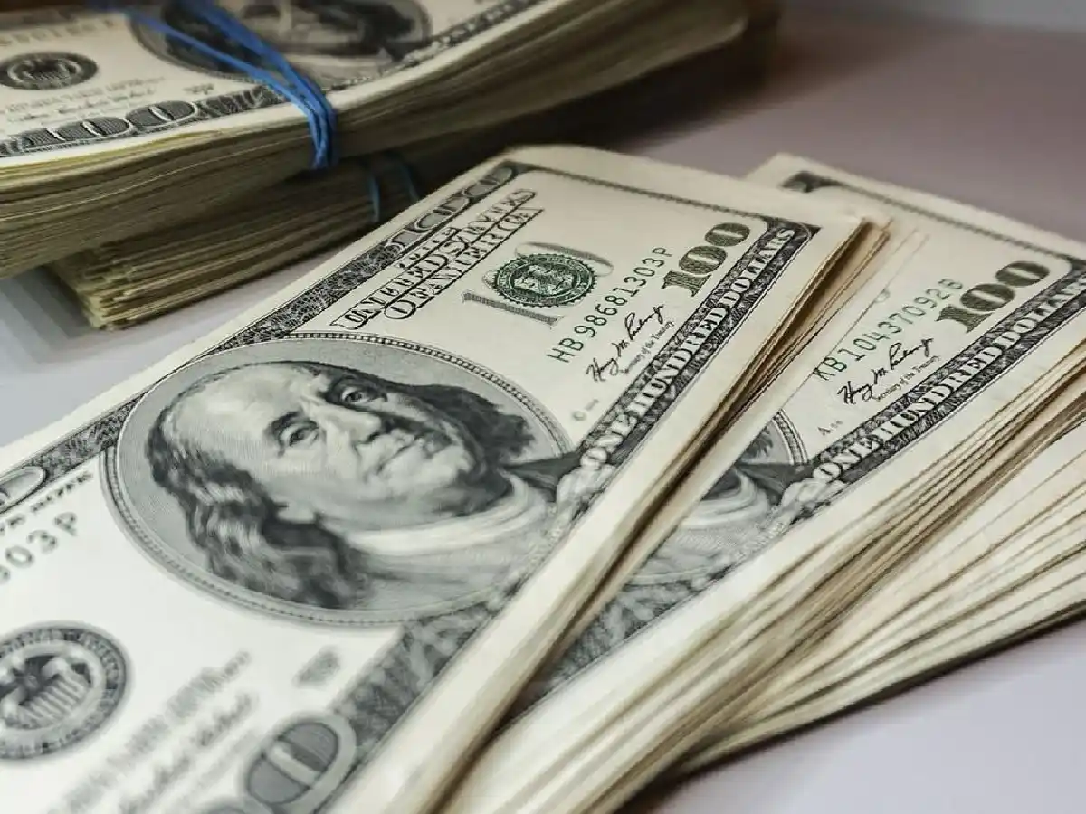 El dólar subió casi dos pesos y finalizó la semana en $62,035