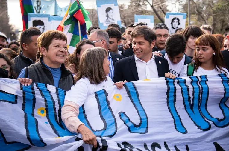 Kicillof participó de la marcha de “La noche de los Lápices” en La Plata