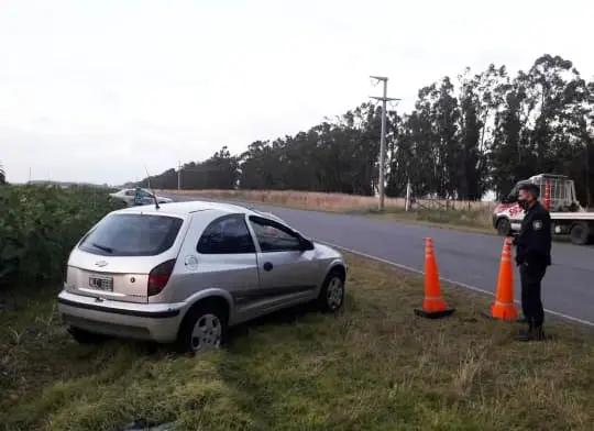 Turistas de Olivos ilesas, tras un despiste y vuelco