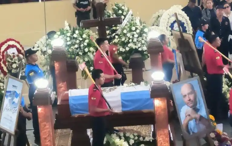 De 38 años, Intriago -que fue reelegido en febrero pasado- fue asesinado el domingo mientras realizaba un recorrido de obras.