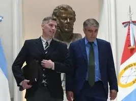 Los ministros Olivares y Bastia.