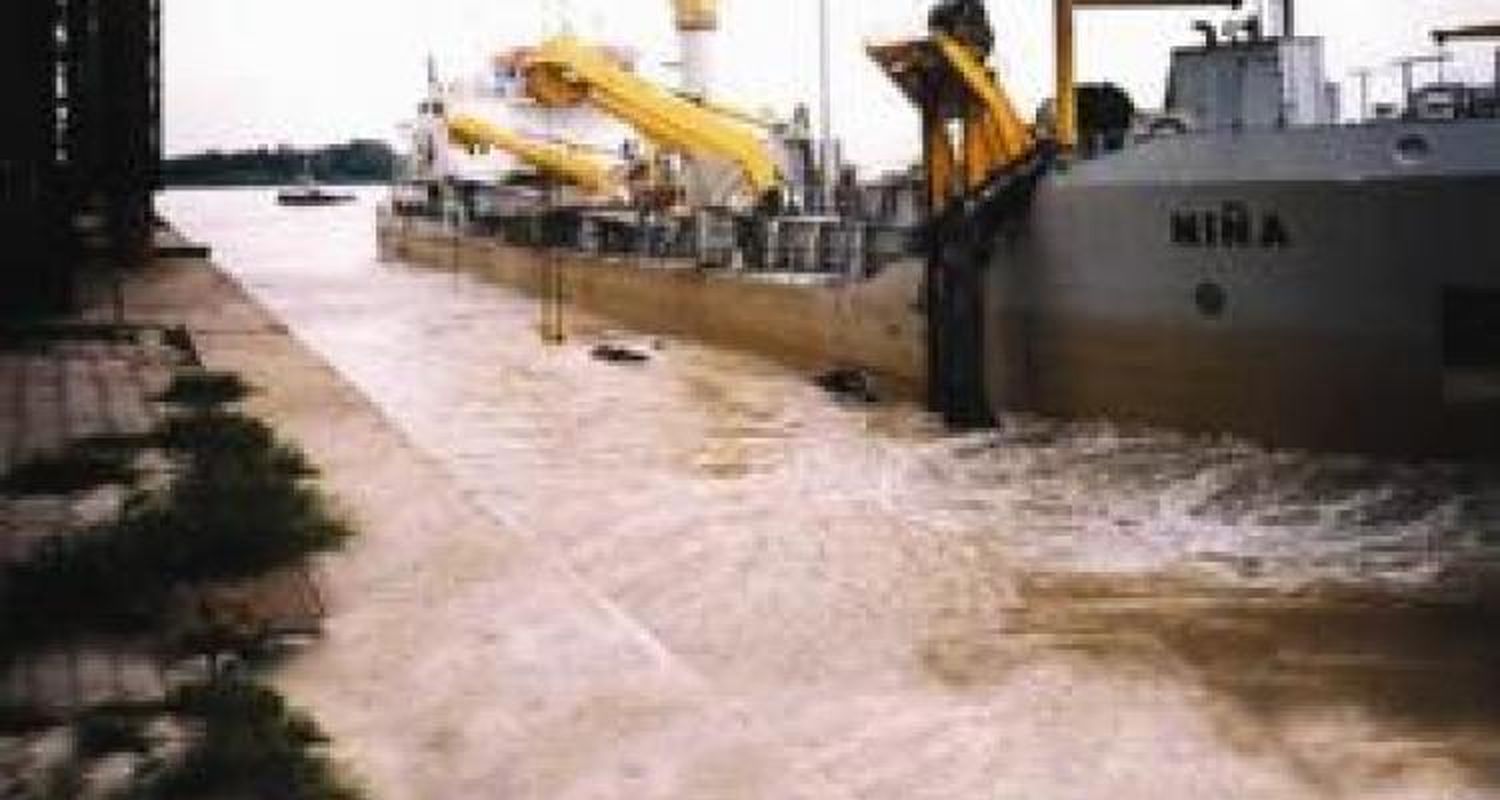 Estiman que el dragado del puerto estará terminado para febrero