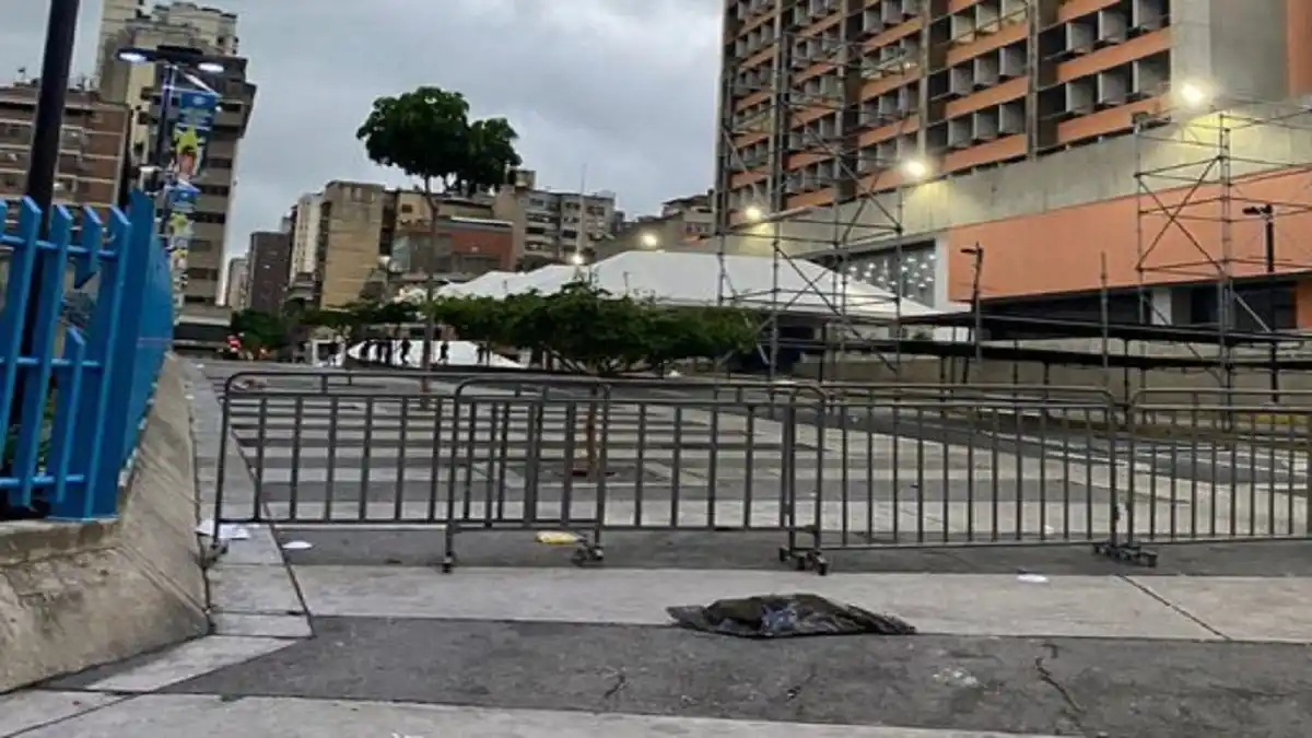 UNA TREMENDA TARIMA impidió que maestros llegaran al ministerio de Educación este #15Ene