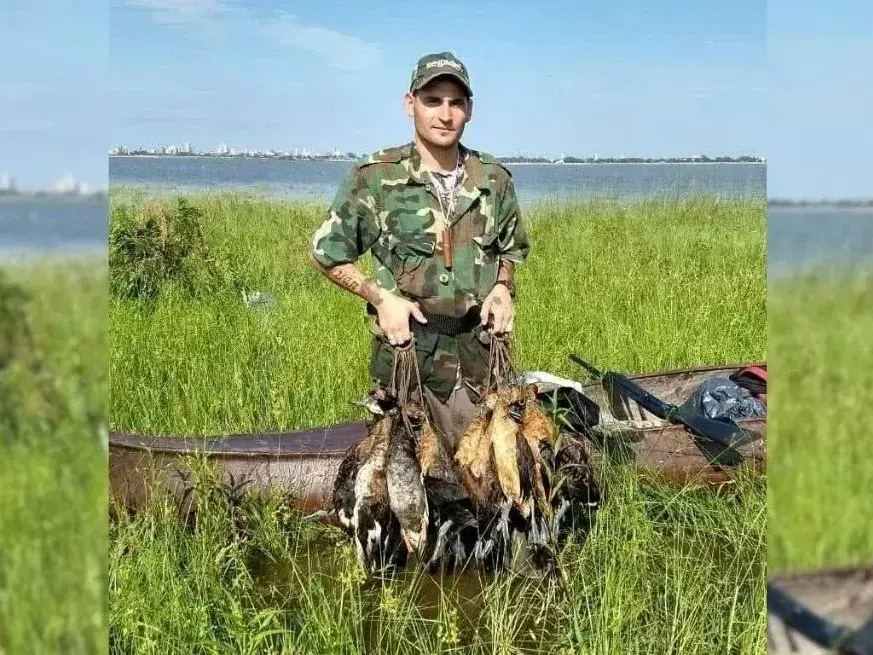 Las imágenes difundidas por el propio cazador, hablan por sí solas.