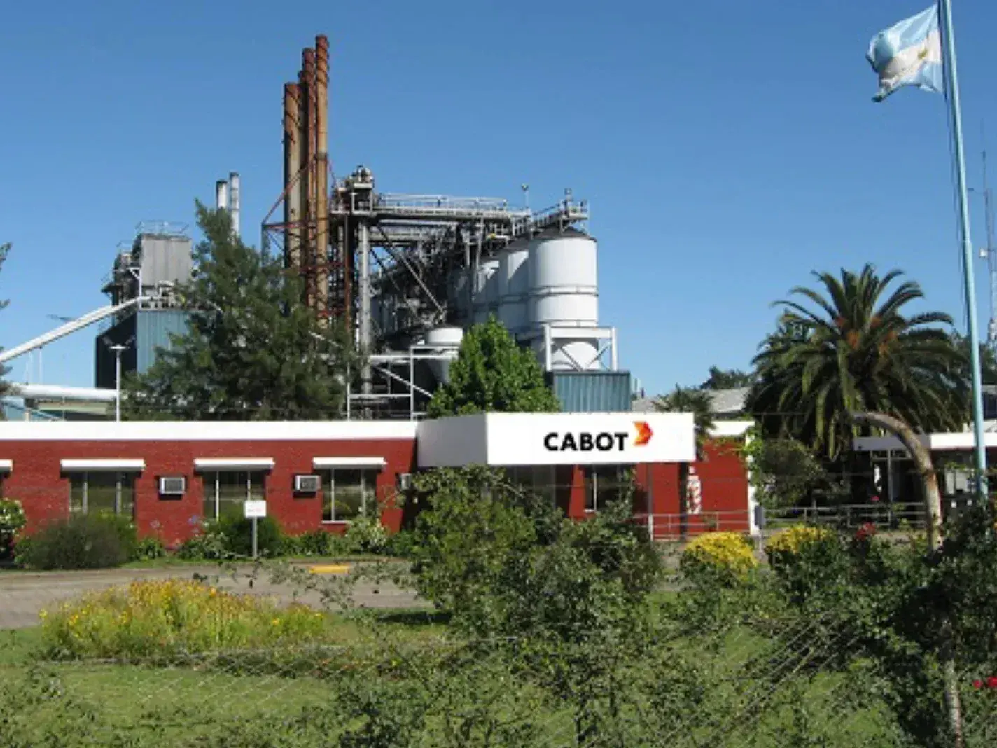 En caída. La industria argentina sigue sufriendo y como consecuencia cada vez más despidos