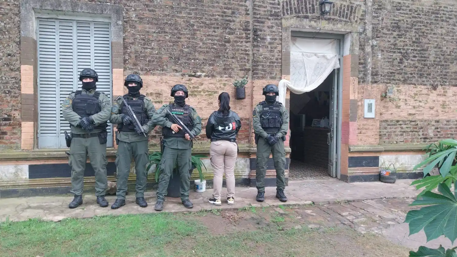 Los operativos de la PDI se realizaron en el marco de una investigación por robo calificado y delitos vinculados a estupefacientes - 4