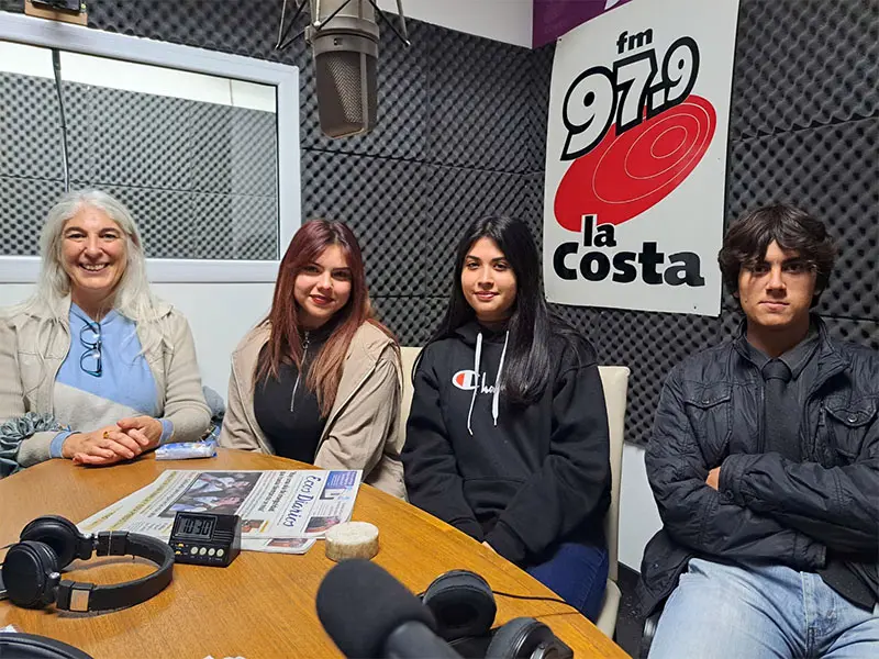Visita a la 97.9 FM La Costa