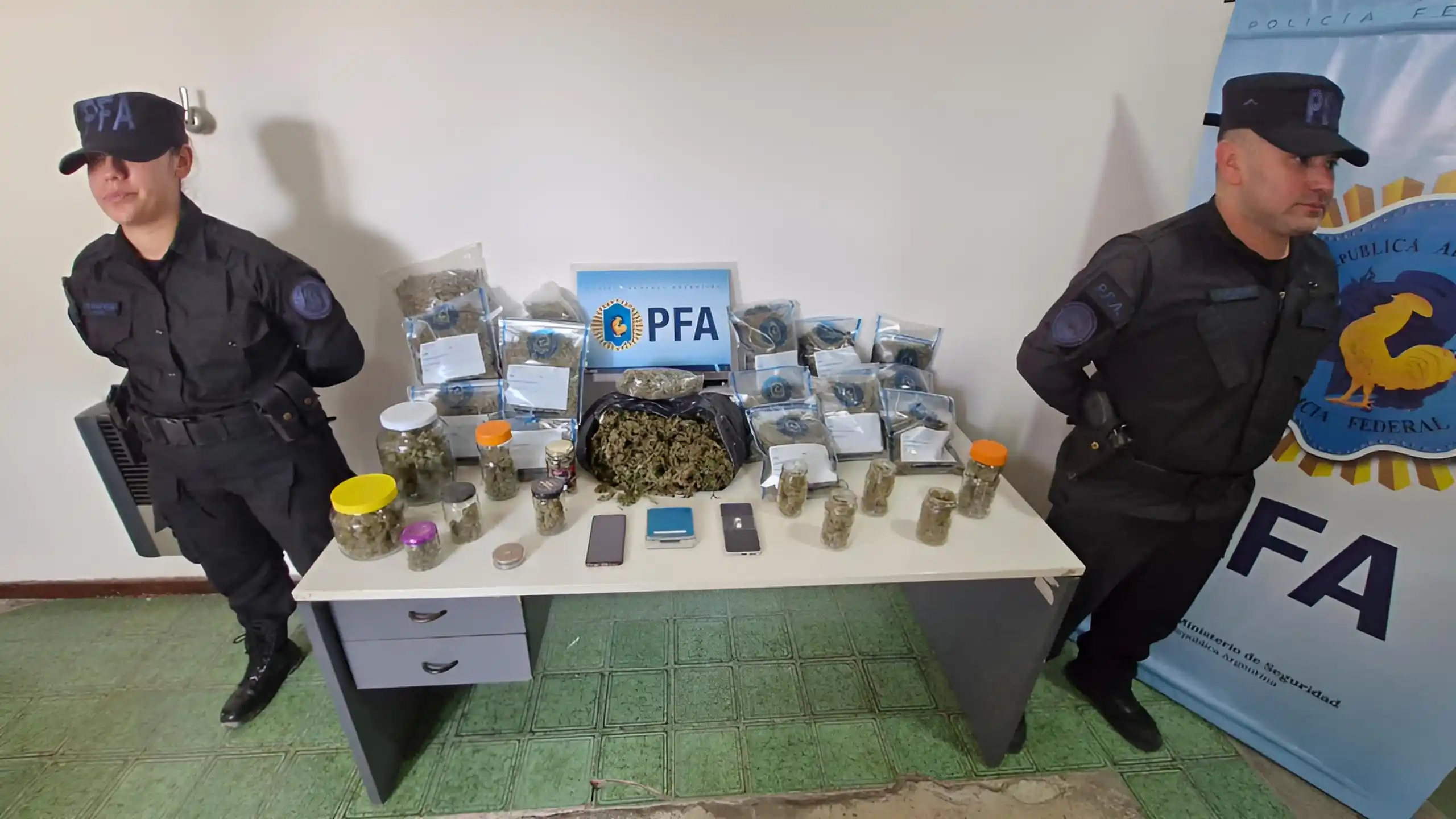 Más de 6 kilos de marihuana secuestrada.