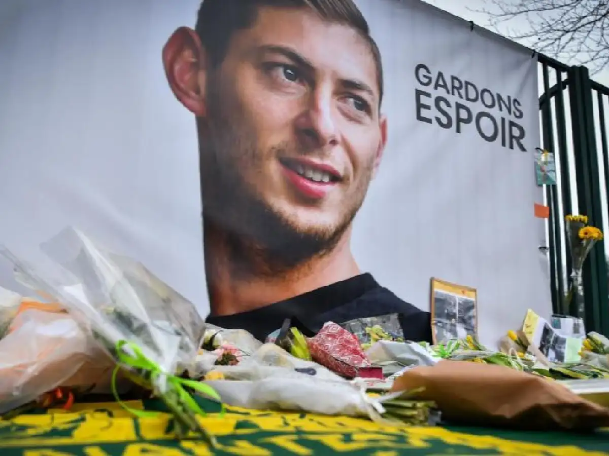 El futbolista argentino Emiliano Sala y el piloto estuvieron expuestos al monóxido de carbono antes del choque