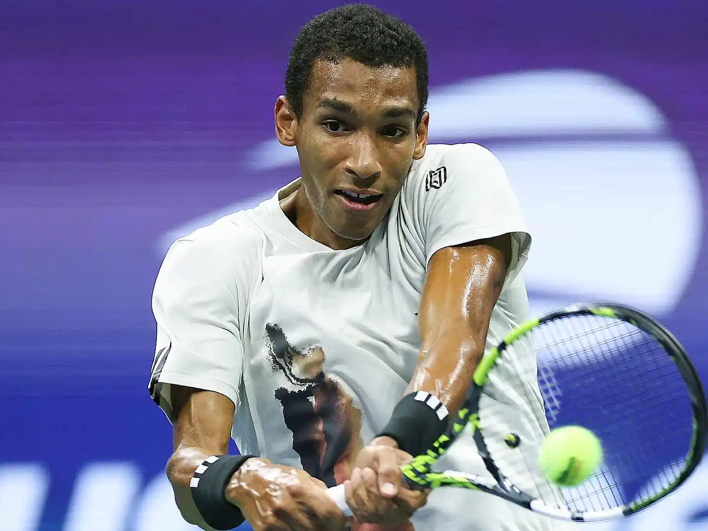 Félix Aliassime se llevó la victoria.