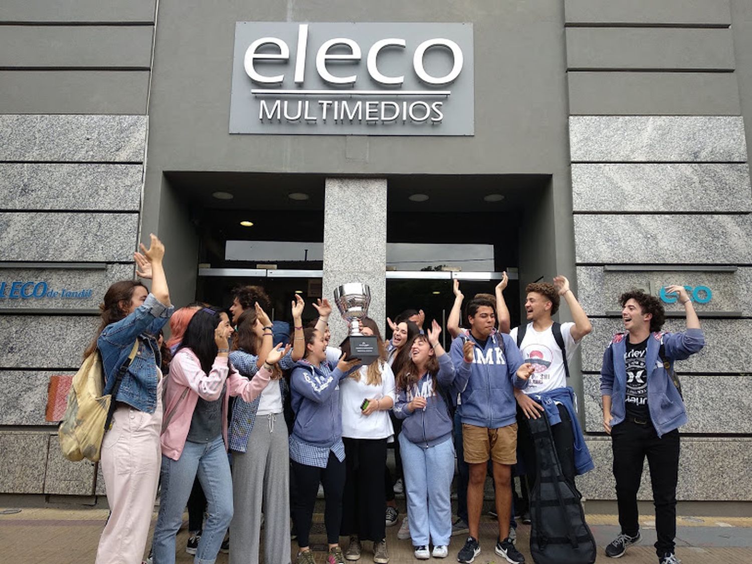 "Amekairos", de Polivalente, en El Eco Multimedios tras ganar la Farándula 2019