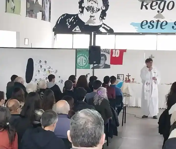 El Padre "Paco" brindó una mira para más de 150 personas en Las Tunitas.