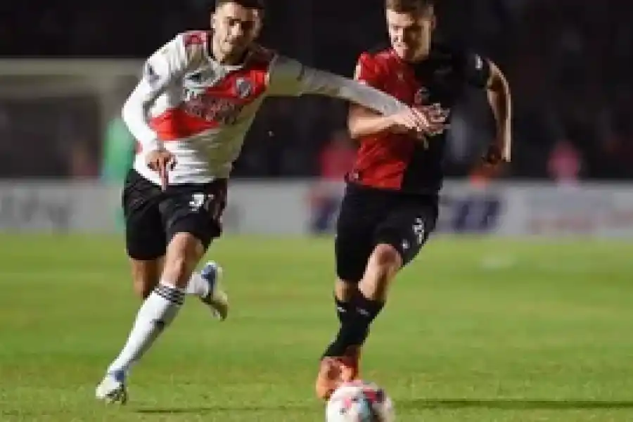 Colón enfrenta a River por la LPF