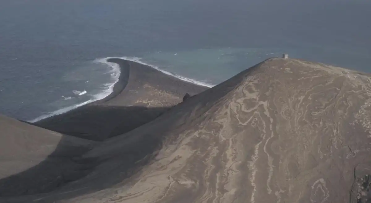 Surtsey, la isla más joven del planeta que nadie puede visitar