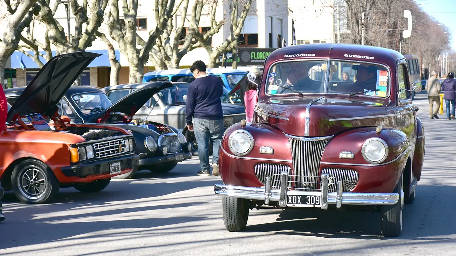 Autos antiguos. En exhibición, pero este año en Pinolandia