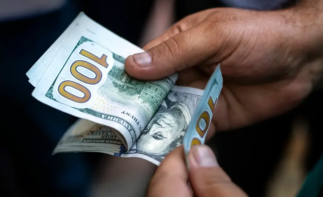 Break Financiero: El dólar sigue siendo la opción preferida para ahorrar entre los tresarroyenses