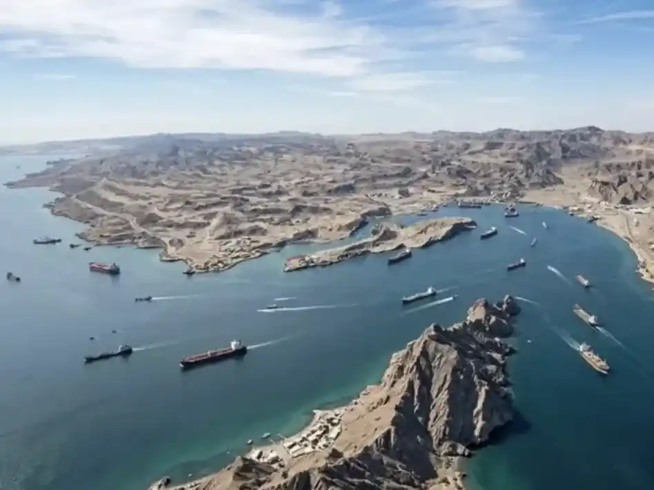 La OTAN y 22 países analizan medidas conjuntas para desbloquear el estrecho de Ormuz