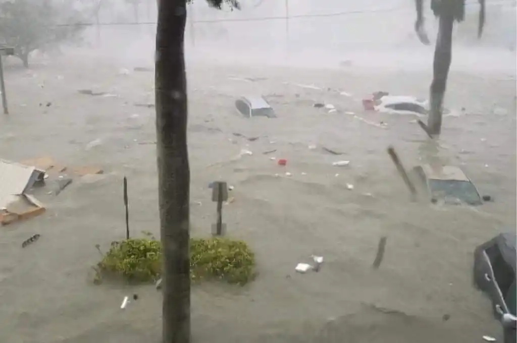El huracán Ian tocó tierra en la Florida: causó estragos y dejó más de un millón de hogares sin luz