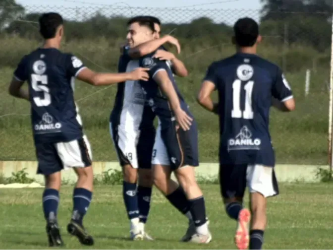 Desde las 21:30,hay acción en Barranquitas entre el "Negro" y Sp. Santa Clara .Foto: Club Sp.Norte