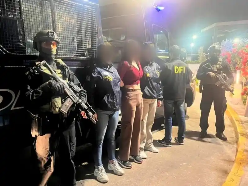 Así deportaban a la joven boliviana detenida por la avioneta con cocaína en Entre Ríos