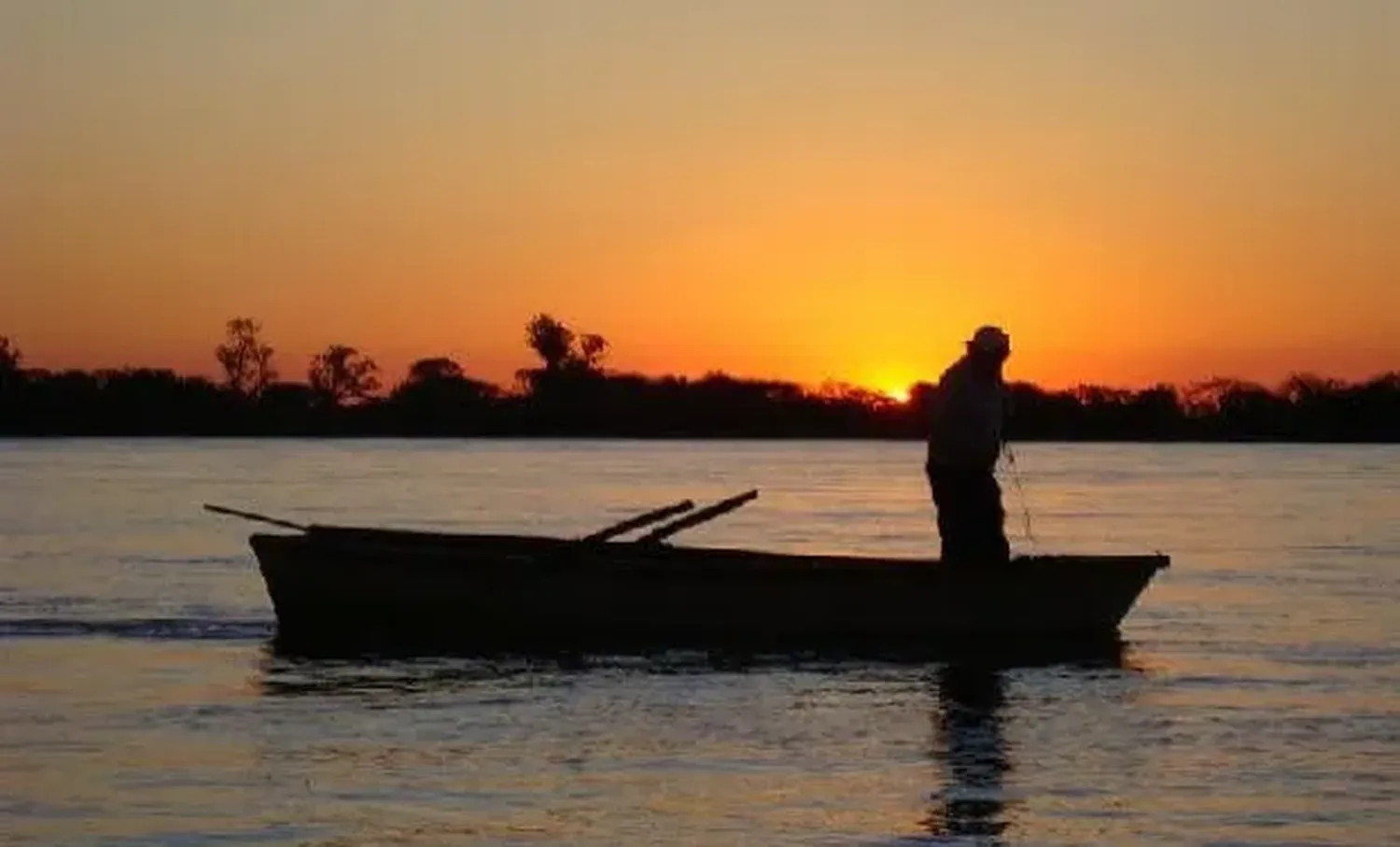 Desde hoy rige la veda total de pesca en los ríos Paraná e Iguazú y todos sus afluentes