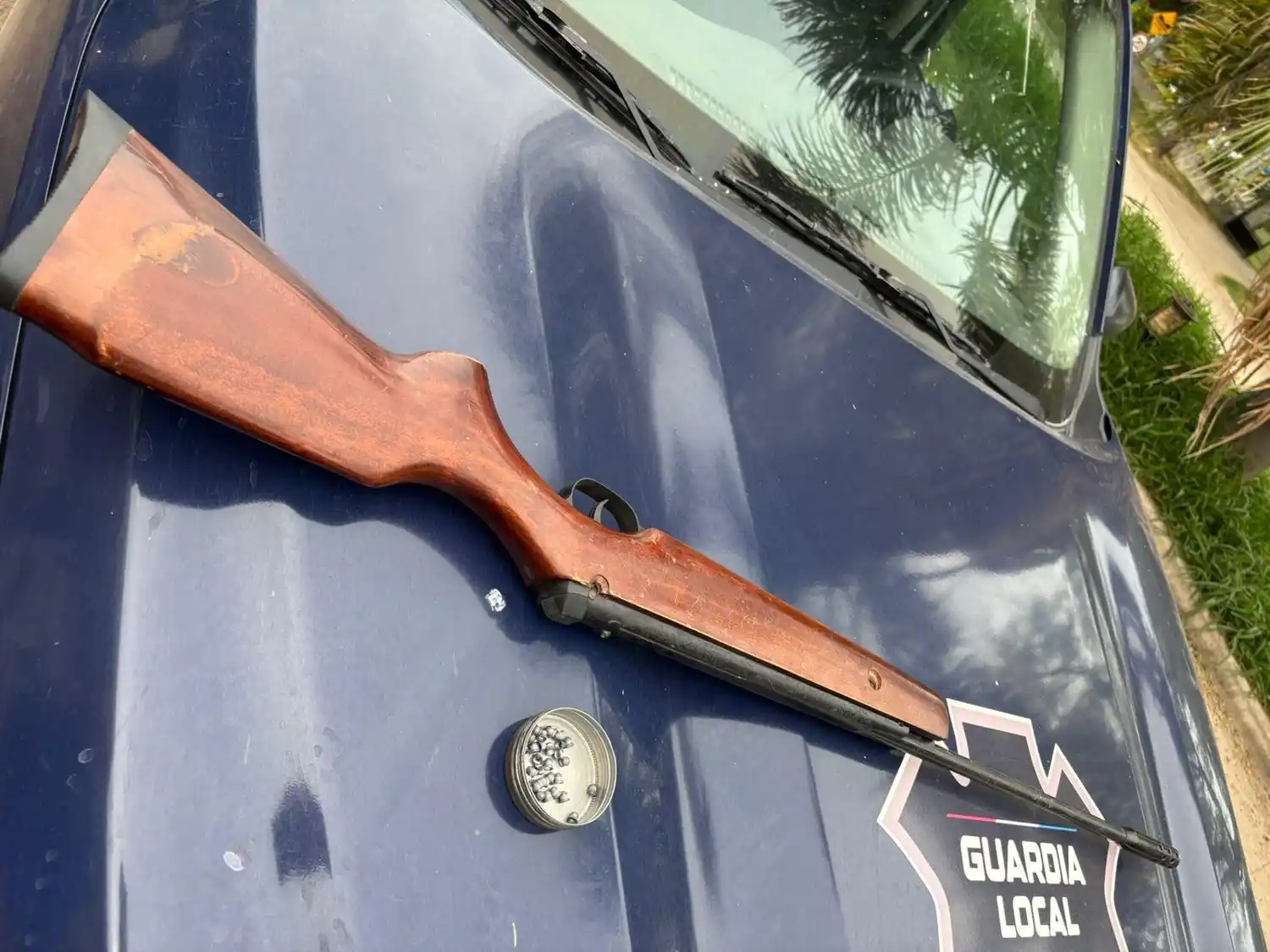 El arma secuestrada por la Policía.