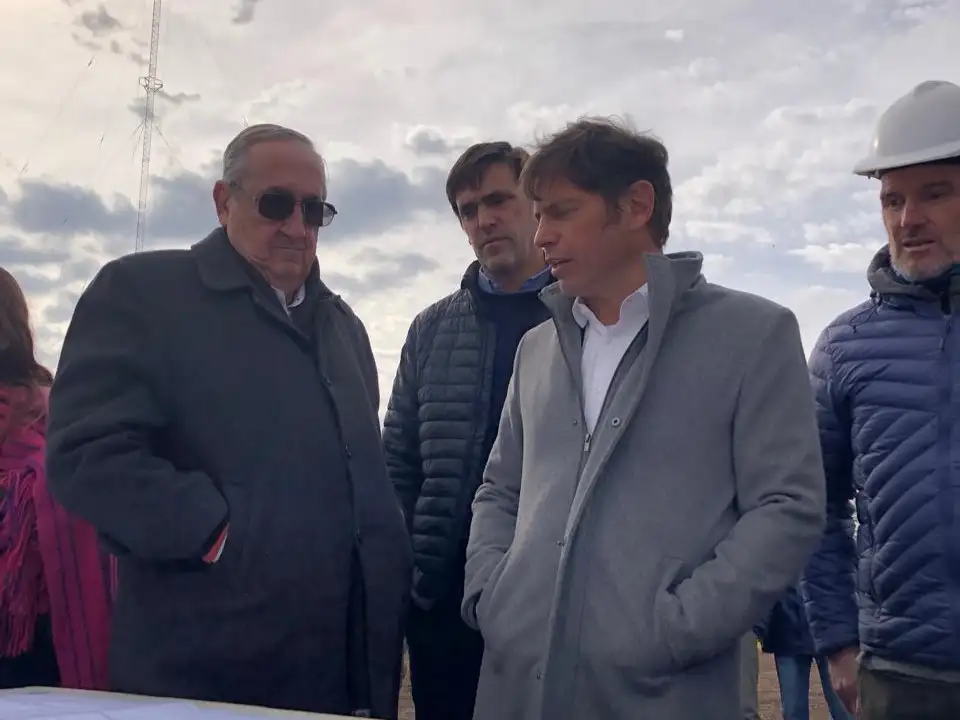 Visita de Kicillof: las carpetas de obras que Lunghi le entregó al Gobernador