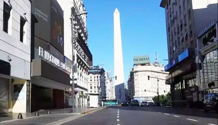 A raíz del aislamiento, el crecimiento de los casos en la Argentina es lineal y no exponencial