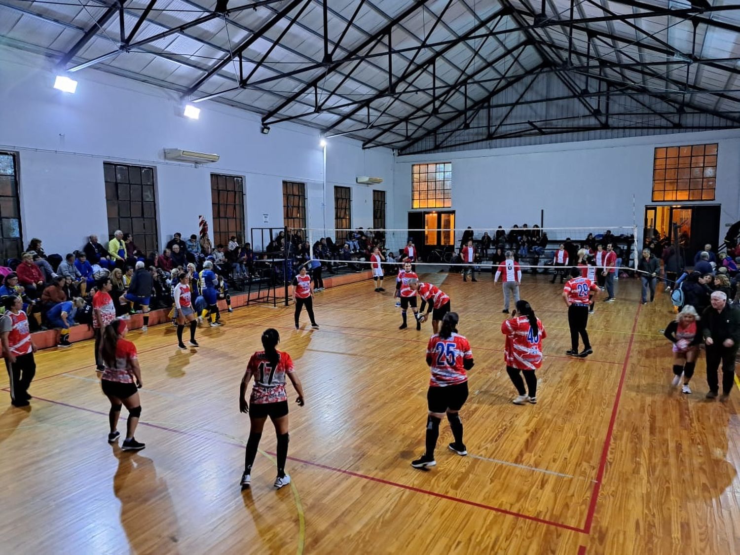 Continúa el torneo municipal de newcom