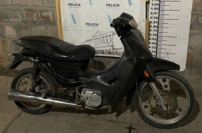 Dos hurtos esclarecidos por la policía tras revisar cámaras de seguridad que mostraban a los ladrones