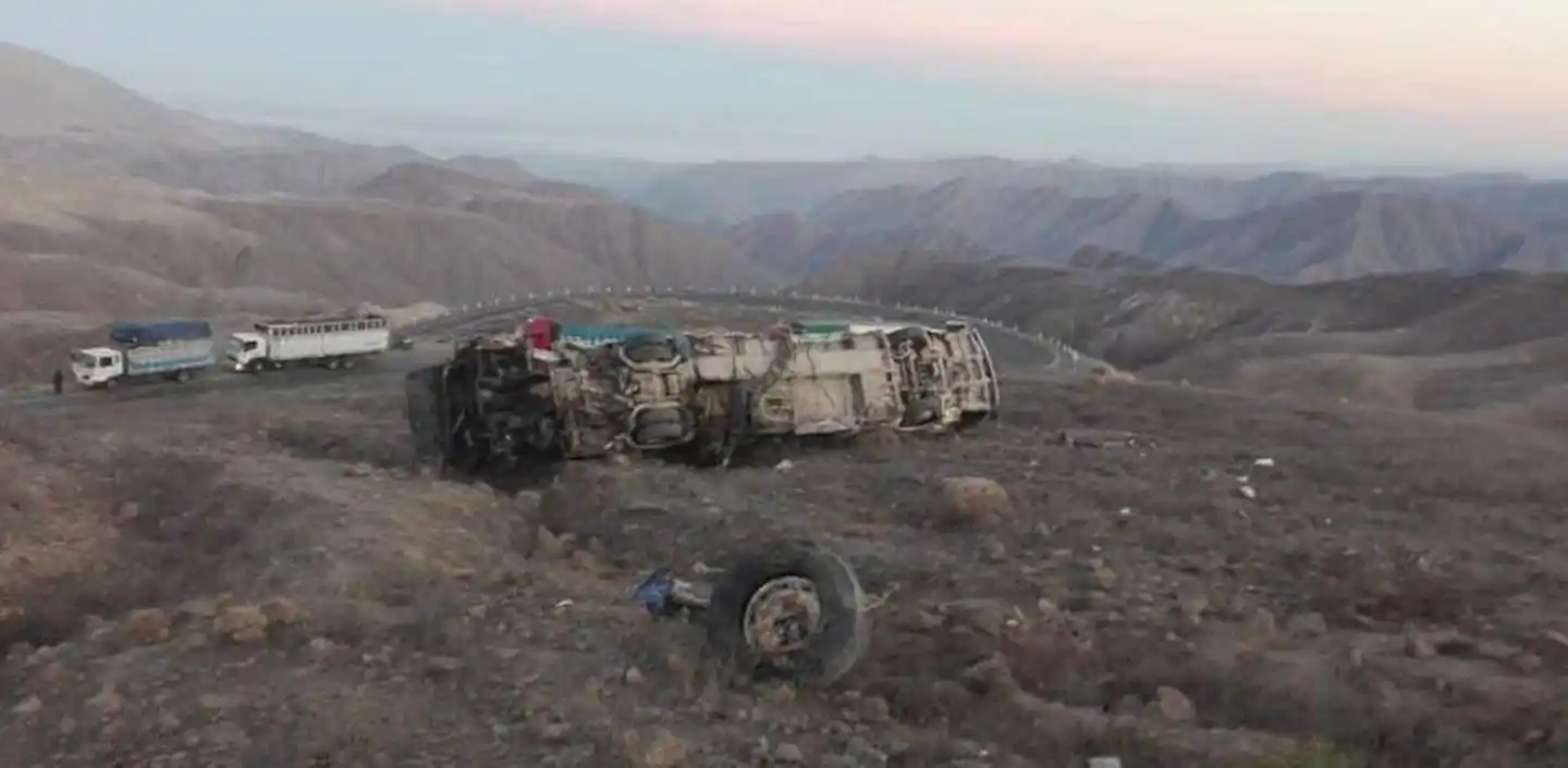 FALTAL accidente en Perú deja 15 muertos
