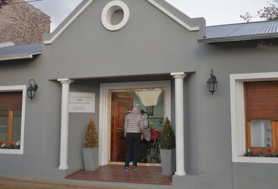 Con protocolos y turnos, organizarán encuentros familiares con residentes de geriátricos de Tandil