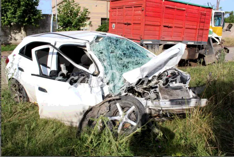 Hay un herido grave, tras el  choque frontal en Quequén
