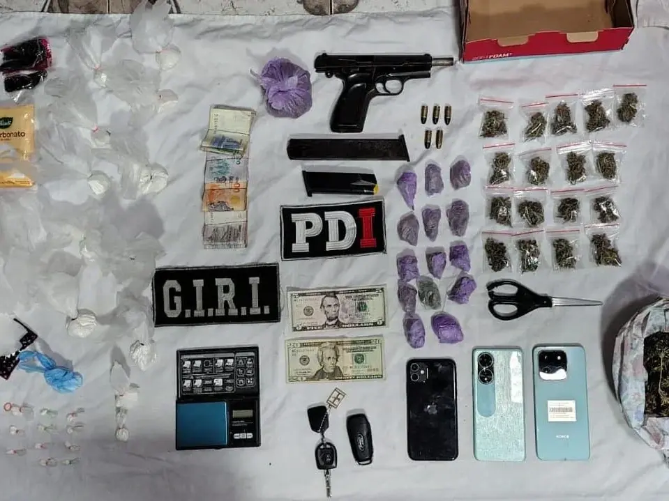 Tres detenidos tras una serie de allanamientos en la zona oeste donde se secuestraron drogas y un arma de fuego