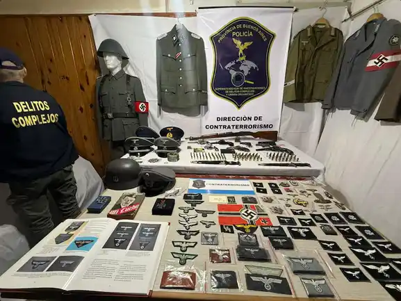 Un hombre fue detenido en Buenos Aires con una colección de artilugios nazis