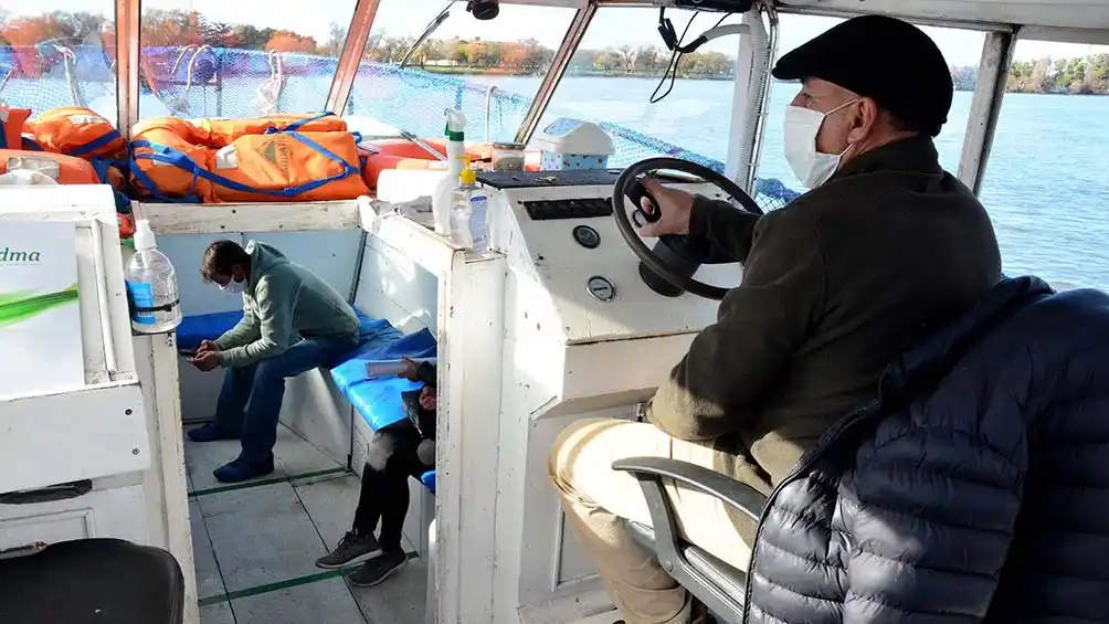 Luego de 3 meses de inactividad por la pandemia, volvió el clásico servicio de lancha que une Patagones y Viedma
